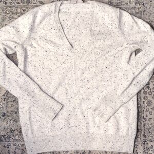 100% Cashmere Everlane Speckled White Grey & Black  Sweater